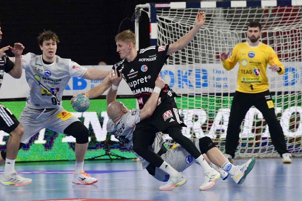 #Handballbundesliga, #LiquiMoly, #HCErlangen, #Handball, #HBL, #Nuremberg, #Erlangen, #ArenaNürnbergerVersicherung, #heitec, #Fackelmann, #Aichinger, #BarthHaas, #Bodin, #MaxBögl, #Bionorica, #Hemmersbach, #hlstudios, #HofmannPersonal, #LauerEuromovers, #Mauss, #pensionsolution, #Schultheiß, #SontowskiPartner, #Tucher, #Wild Panda, #hce, #ball, #tor, #zuschauer, #fans, #vielfaltgewinnt, #keinfanohnejob,