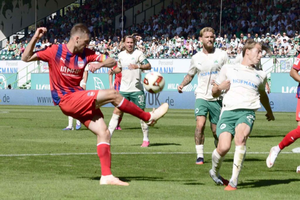 #Fussball, #Bundesliga, #DFL, #Liga2, #GreutherFürth, #sgf, #SportparkRonhof, #Kleeblatt, #HofmannPersonal, #BruderSpielwaren, #FrankenBrunnen, #GrünerBier, #RosicImmobilien, #simbadickiegroup, #Swietelsky, #WildPanda, #Fürth, #ball, #stadion, #zuschauer, #fans, #tor, #vielfaltgewinnt, #keinfanohnejob,