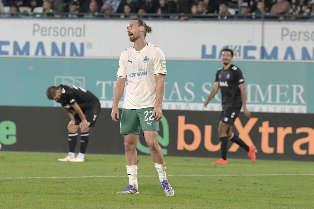 #Fussball, #Bundesliga, #DFL, #Liga2, #GreutherFürth, #sgf, #SportparkRonhof, #Kleeblatt, #HofmannPersonal, #BruderSpielwaren, #FrankenBrunnen, #GrünerBier, #RosicImmobilien, #simbadickiegroup, #Swietelsky, #WildPanda, #Fürth, #ball, #stadion, #zuschauer, #fans, #tor, #vielfaltgewinnt, #keinfanohnejob,