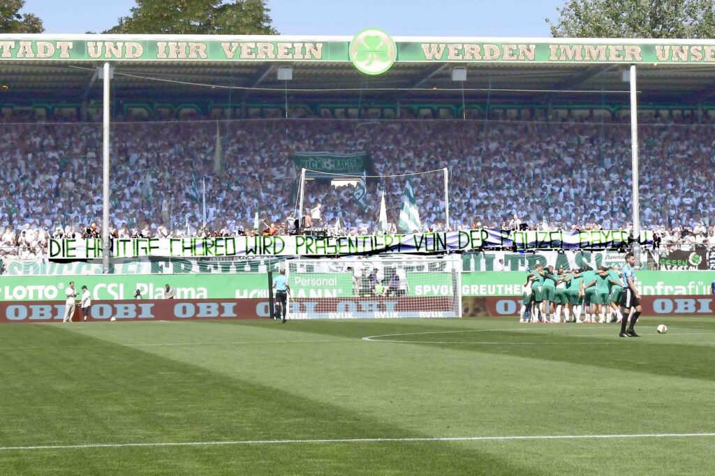 #Fussball, #Bundesliga, #DFL, #Liga2, #FCN, #SGF, #Club, #Kleeblatt, #MaxMorlockStadion, #NErgie, #SparkasseNürnberg, #SportparkRonhof, #HofmannPersonal, #Nürnberg, #Fürth, #Derby, #ball, #stadion, #zuschauer, #fans, #tor, #vielfaltgewinnt, #keinfanohnejob, #sgffcn,