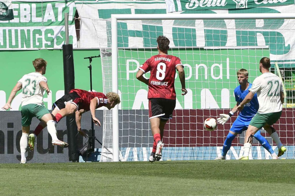 #Fussball, #Bundesliga, #DFL, #Liga2, #FCN, #SGF, #Club, #Kleeblatt, #MaxMorlockStadion, #NErgie, #SparkasseNürnberg, #SportparkRonhof, #HofmannPersonal, #Nürnberg, #Fürth, #Derby, #ball, #stadion, #zuschauer, #fans, #tor, #vielfaltgewinnt, #keinfanohnejob, #sgffcn,