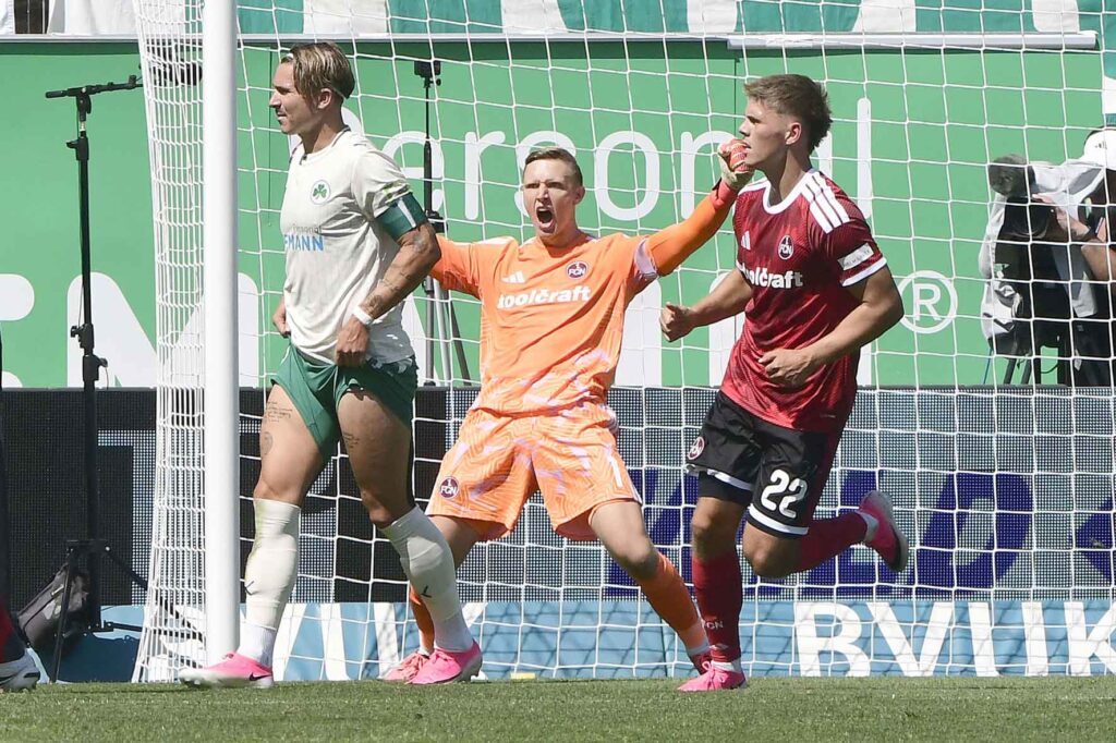 #Fussball, #Bundesliga, #DFL, #Liga2, #FCN, #SGF, #Club, #Kleeblatt, #MaxMorlockStadion, #NErgie, #SparkasseNürnberg, #SportparkRonhof, #HofmannPersonal, #Nürnberg, #Fürth, #Derby, #ball, #stadion, #zuschauer, #fans, #tor, #vielfaltgewinnt, #keinfanohnejob, #sgffcn,