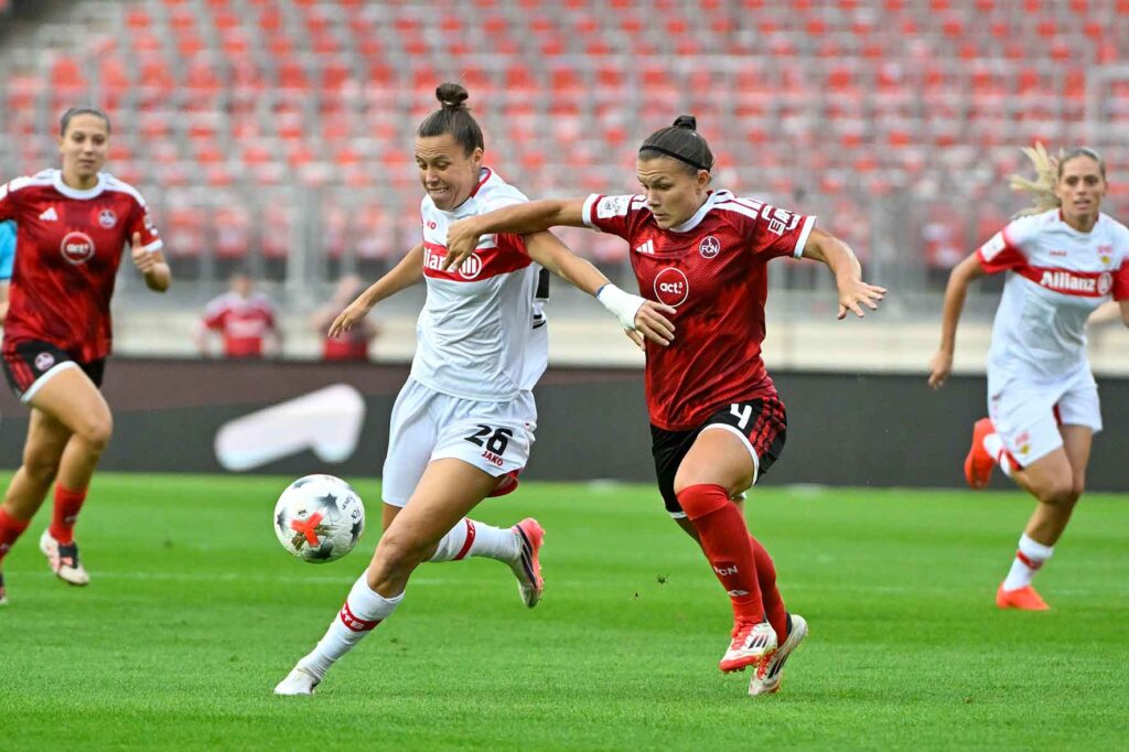 #Fußball, #Liga1, #Bundesliga, #DFL, #DFB, #Nürnberg, #1fcn, #fcn, #damen, #frauen, #Stadion, #MaxMorlockStadion, #Ball, #Sport, #Fans, #Jubel, #Torjubel, #Fahnen, #Fanblock, #Faszination, #Action, #Zweikampf, #Schiedsrichter, #Linienrichter, #SparkasseNürnberg, #NErgie, #Zuschauer, #fussball,