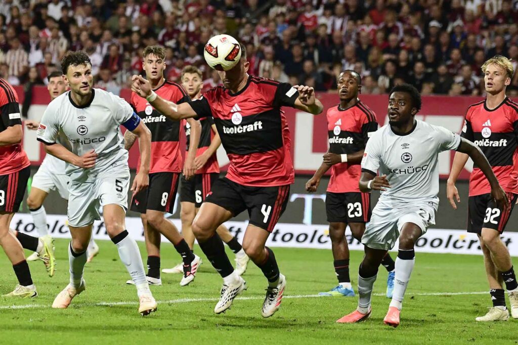 #Fußball, #Liga2, #Bundesliga, #DFL, #DFB, #Nürnberg, #1FCNürnberg, #1fcn, #fcn, #Club, #ClubHaus, #Stadion, #MaxMorlockStadion, #Fußball, #Ball, #Sport, #Fans, #Torjubel, #Ausschreitung, #Pyrotechnik, #Fahnen, #Fanblock, #Ultras, #Faszination, #Action, #Zweikampf, #Schiedsrichter, #Linienrichter, #FrankenBrunnen, #NErgie, #SparkasseNürnberg, #KupferMetzgermarkt, #Freizeit, #Familie, #Zuschauer, #MaxMorlock, #Spielräume, #Stolperstein, #JenöKonradCup, #dielegendelebt, #HandwerkerClub, #Handwerkerazubimesse, #azubimesse, #erstklaessleraktion, #126Jahre, #Jubiläum,