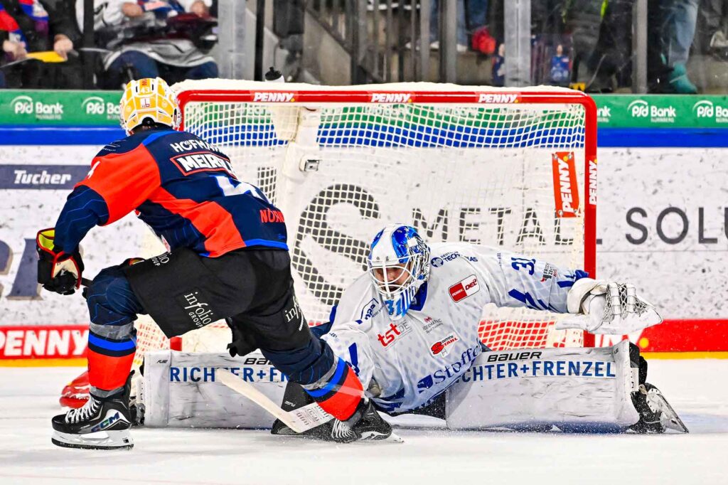 #del, #eishockey, #nit, #nuernbergicetigers, #icetigers, #puck, #pucki, #maskottchen, #nuernberg, #arena, #tor, #zuschauer, #fans, #hofmannpersonal, #vielfaltgewinnt, #keinfanohnejob, #bodin, #nergie, #wbgnuernberg, #martinroth, #liebichpartner,