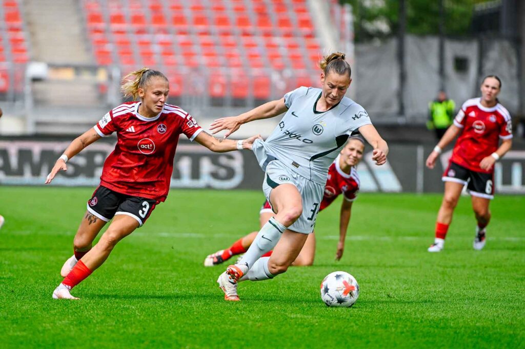 #Fußball, #Liga1, #Bundesliga, #DFL, #DFB, #Nürnberg, #1fcn, #fcn, #damen, #frauen, #Stadion, #MaxMorlockStadion, #Ball, #Sport, #Fans, #Jubel, #Torjubel, #Fahnen, #Fanblock, #Faszination, #Action, #Zweikampf, #Schiedsrichter, #Linienrichter, #SparkasseNürnberg, #NErgie, #Zuschauer, #fussball,