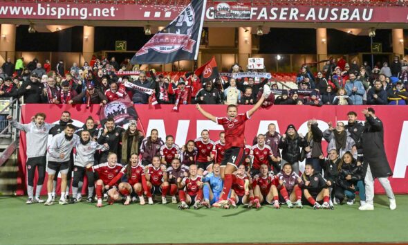 #Fußball, #Liga1, #Bundesliga, #DFL, #DFB, #Nürnberg, #1fcn, #fcn, #damen, #frauen, #Stadion, #MaxMorlockStadion, #Ball, #Sport, #Fans, #Jubel, #Torjubel, #Fahnen, #Fanblock, #Faszination, #Action, #Zweikampf, #Schiedsrichter, #Linienrichter, #SparkasseNürnberg, #NErgie, #Zuschauer, #fussball,