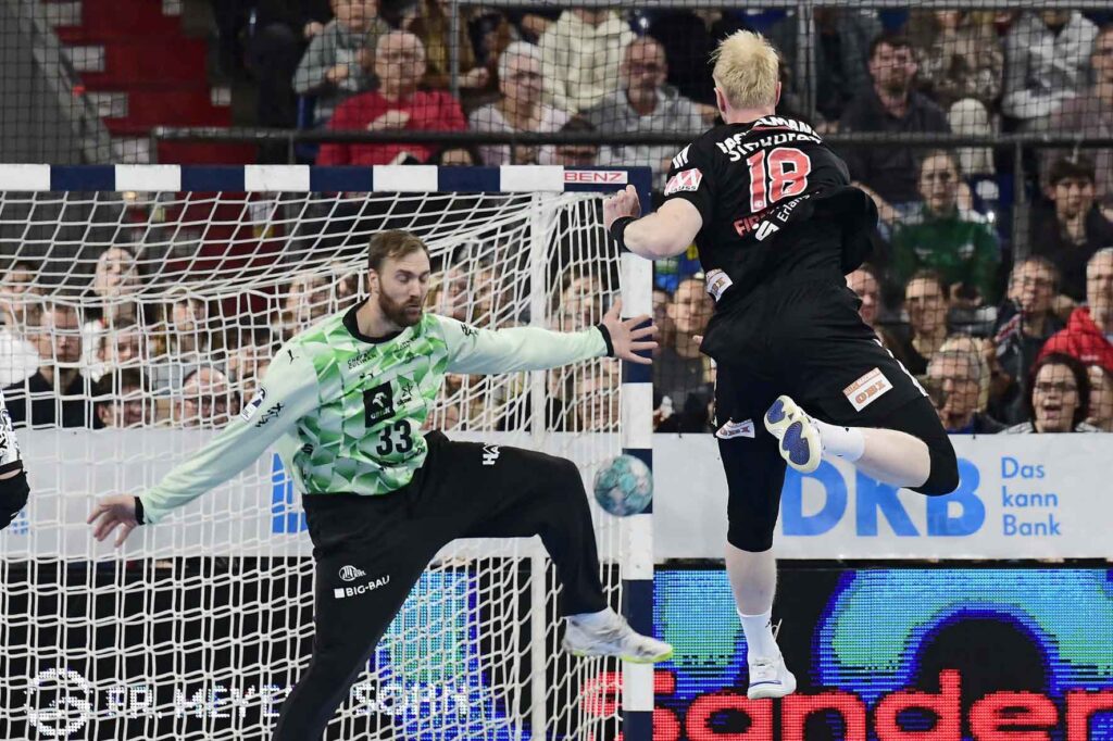 #Handballbundesliga, #LiquiMoly, #HCErlangen, #Handball, #HBL, #Nuremberg, #Erlangen, #heitec, #Fackelmann, #Aichinger, #BarthHaas, #Bodin, #Bionorica, #Hemmersbach, #hlstudios, #HofmannPersonal, #Mauss, #pensionsolution, #SontowskiPartner, #Wild Panda, #hce, #ball, #tor, #zuschauer, #fans, #vielfaltgewinnt, #keinfanohnejob,