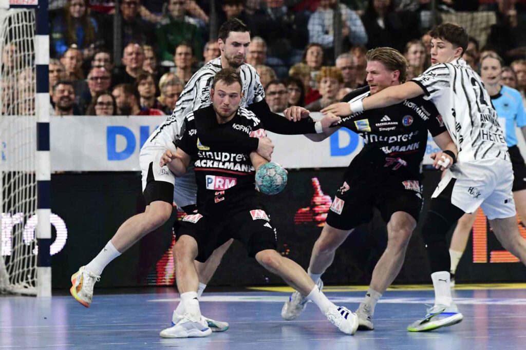 #Handballbundesliga, #LiquiMoly, #HCErlangen, #Handball, #HBL, #Nuremberg, #Erlangen, #heitec, #Fackelmann, #Aichinger, #BarthHaas, #Bodin, #Bionorica, #Hemmersbach, #hlstudios, #HofmannPersonal, #Mauss, #pensionsolution, #SontowskiPartner, #Wild Panda, #hce, #ball, #tor, #zuschauer, #fans, #vielfaltgewinnt, #keinfanohnejob,