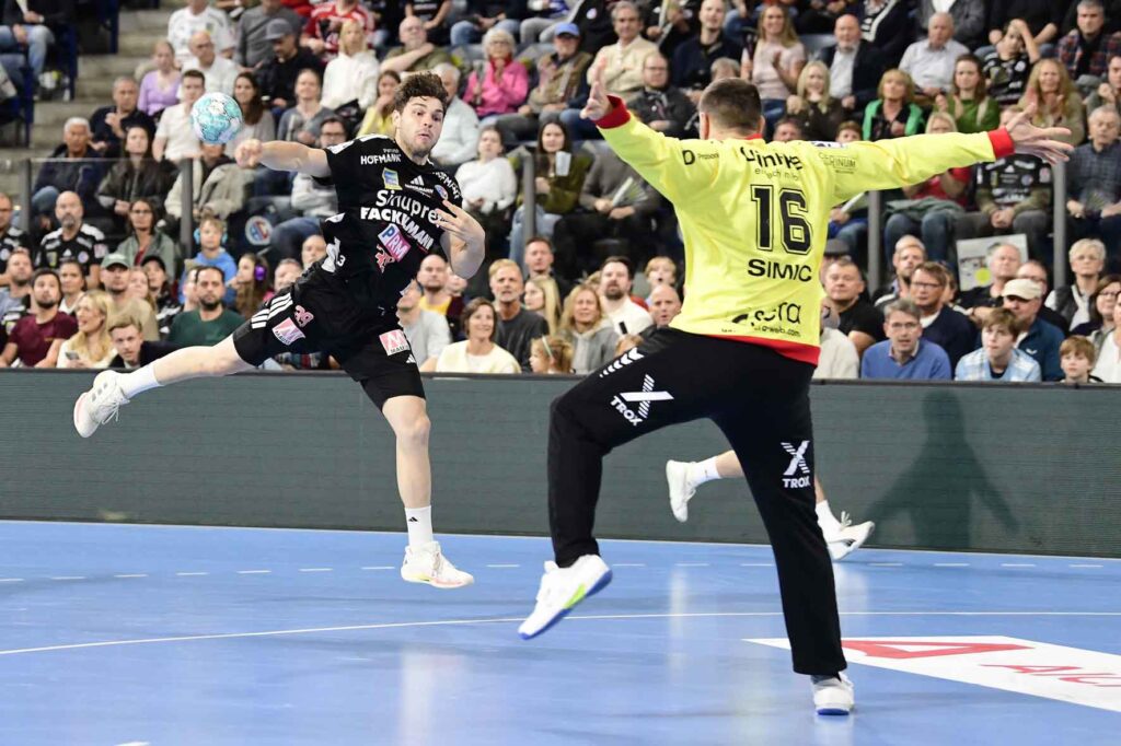 #Handballbundesliga, #LiquiMoly, #HCErlangen, #Handball, #HBL, #Nuremberg, #Erlangen, #ArenaNürnbergerVersicherung, #heitec, #Fackelmann, #Aichinger, #BarthHaas, #Bodin, #MaxBögl, #Bionorica, #Hemmersbach, #hlstudios, #HofmannPersonal, #LauerEuromovers, #Mauss, #pensionsolution, #Schultheiß, #SontowskiPartner, #Tucher, #Wild Panda, #hce, #ball, #tor, #zuschauer, #fans, #vielfaltgewinnt, #keinfanohnejob,