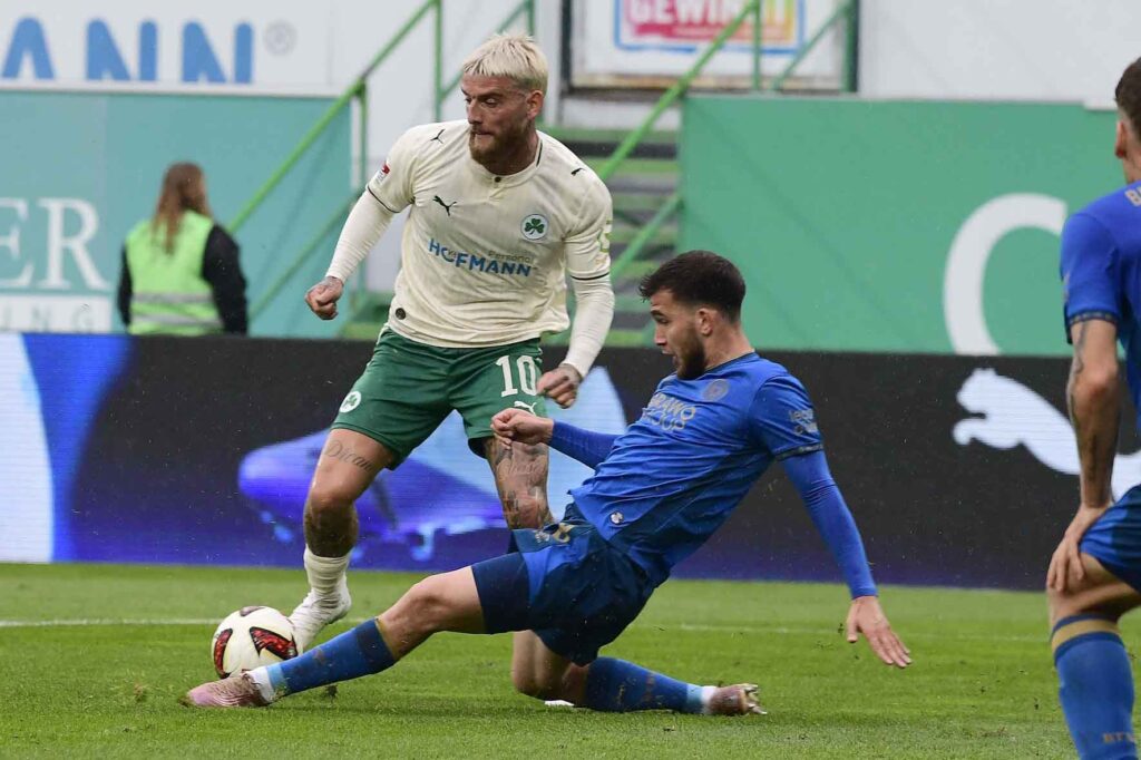 #Fussball, #Bundesliga, #DFL, #Liga2, #GreutherFürth, #sgf, #SportparkRonhof, #Kleeblatt, #HofmannPersonal, #BruderSpielwaren, #FrankenBrunnen, #GrünerBier, #RosicImmobilien, #simbadickiegroup, #Swietelsky, #WildPanda, #Fürth, #ball, #stadion, #zuschauer, #fans, #tor, #vielfaltgewinnt, #keinfanohnejob,