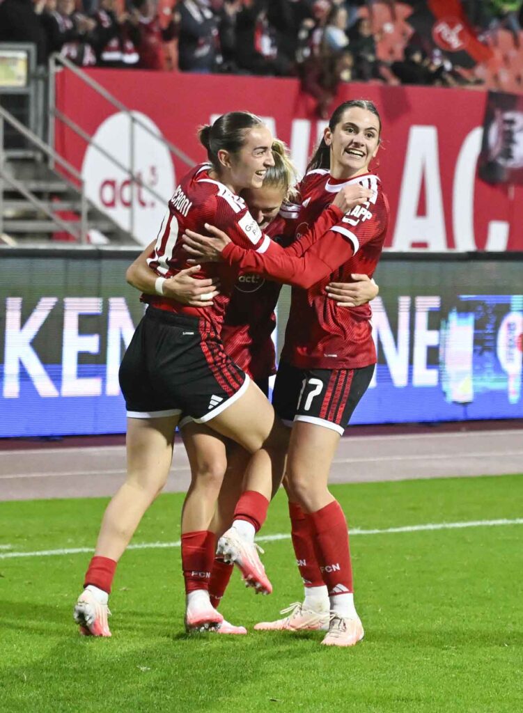 #Fußball, #Liga1, #Bundesliga, #DFL, #DFB, #Nürnberg, #1fcn, #fcn, #damen, #frauen, #Stadion, #MaxMorlockStadion, #Ball, #Sport, #Fans, #Jubel, #Torjubel, #Fahnen, #Fanblock, #Faszination, #Action, #Zweikampf, #Schiedsrichter, #Linienrichter, #SparkasseNürnberg, #NErgie, #Zuschauer, #fussball,