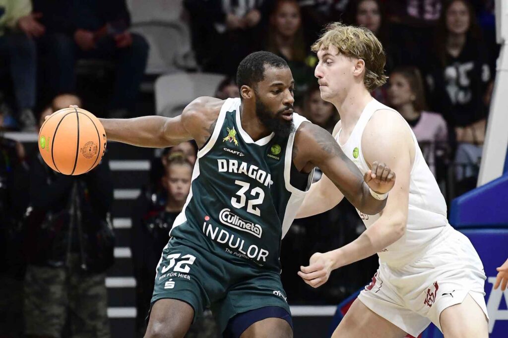 #bbl, #basketball, #proa, #nuernbergfalcons, #nuernberg, #falcons, #nbc, #kiametropolarena, #sparkassenuernberg, #nergie, #wbgnuernberg, #hofmannpersonal, #barmerliga, #nuebasketball, #vielfaltgewinnt, #keinfanohnejob, #norisblockers, #martinroth, #liebichpartner,