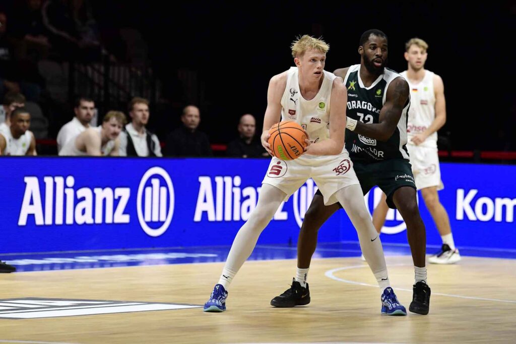 #bbl, #basketball, #proa, #nuernbergfalcons, #nuernberg, #falcons, #nbc, #kiametropolarena, #sparkassenuernberg, #nergie, #wbgnuernberg, #hofmannpersonal, #barmerliga, #nuebasketball, #vielfaltgewinnt, #keinfanohnejob, #norisblockers, #martinroth, #liebichpartner,