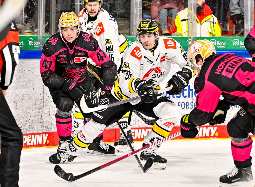 #del, #eishockey, #nit, #nuernbergicetigers, #icetigers, #puck, #pucki, #maskottchen, #nuernberg, #arena, #tor, #zuschauer, #fans, #hofmannpersonal, #vielfaltgewinnt, #keinfanohnejob, #bodin, #nergie, #wbgnuernberg, #höflergemüse, #lorzservice, #martinroth, #nergie, #ehc80,