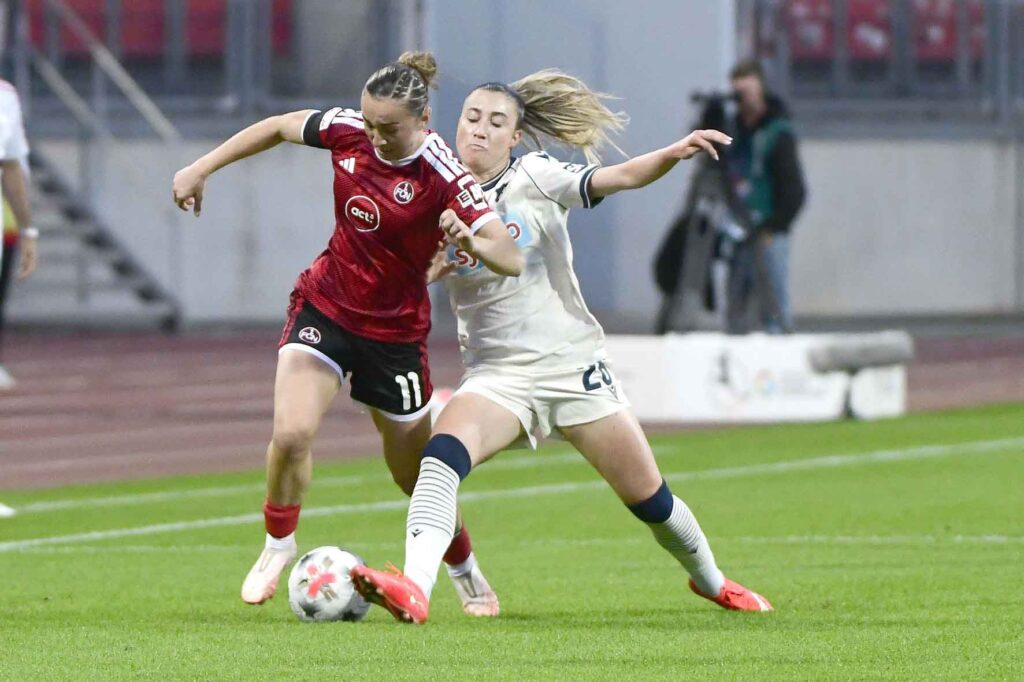 #Fußball, #Liga1, #Bundesliga, #DFL, #DFB, #Nürnberg, #1fcn, #fcn, #damen, #frauen, #Stadion, #MaxMorlockStadion, #Ball, #Sport, #Fans, #Jubel, #Torjubel, #Fahnen, #Fanblock, #Faszination, #Action, #Zweikampf, #Schiedsrichter, #Linienrichter, #SparkasseNürnberg, #NErgie, #Zuschauer, #fussball,