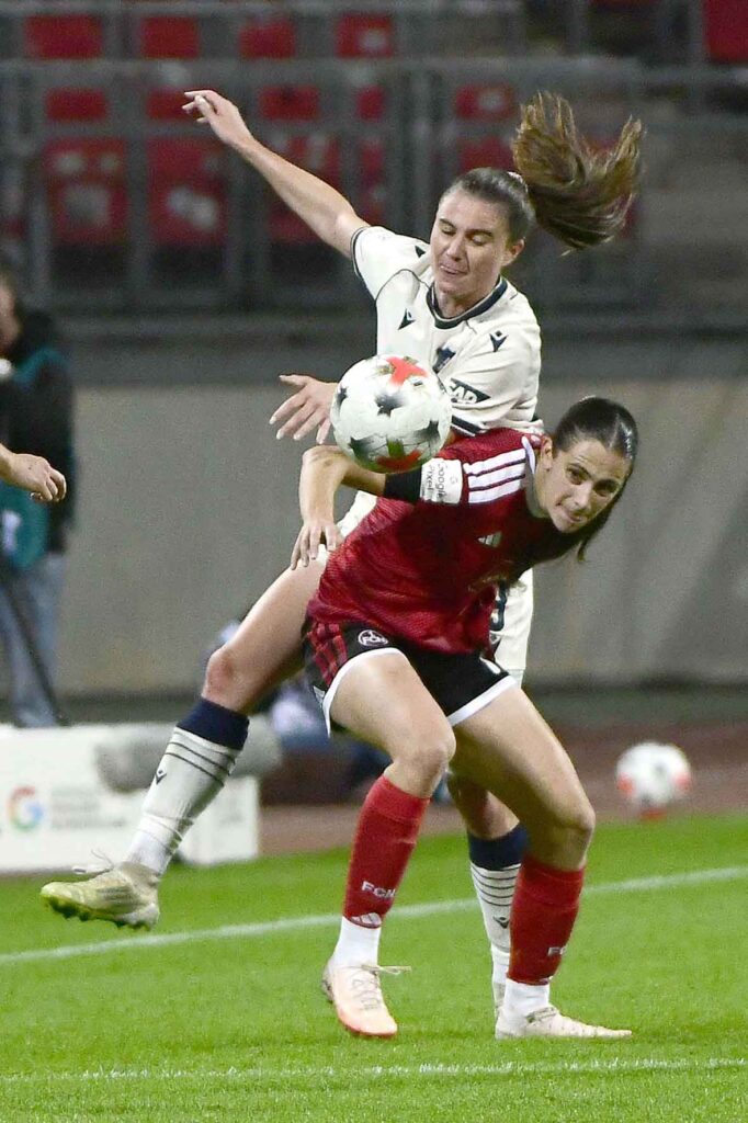#Fußball, #Liga1, #Bundesliga, #DFL, #DFB, #Nürnberg, #1fcn, #fcn, #damen, #frauen, #Stadion, #MaxMorlockStadion, #Ball, #Sport, #Fans, #Jubel, #Torjubel, #Fahnen, #Fanblock, #Faszination, #Action, #Zweikampf, #Schiedsrichter, #Linienrichter, #SparkasseNürnberg, #NErgie, #Zuschauer, #fussball,