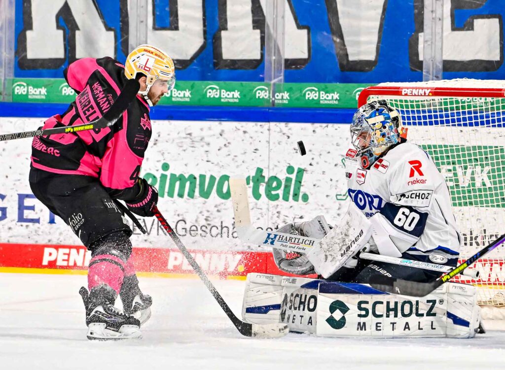 #del, #eishockey, #nit, #nuernbergicetigers, #icetigers, #puck, #pucki, #maskottchen, #nuernberg, #arena, #tor, #zuschauer, #fans, #hofmannpersonal, #vielfaltgewinnt, #keinfanohnejob, #bodin, #nergie, #wbgnuernberg, #martinroth, #liebichpartner,