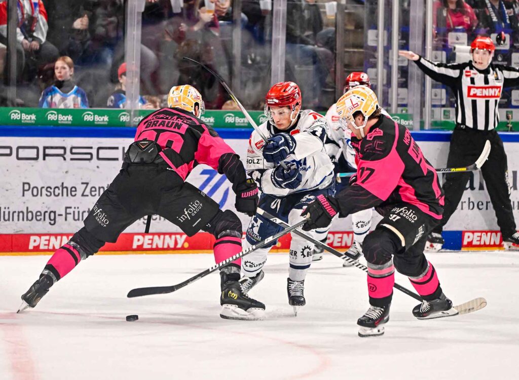 #del, #eishockey, #nit, #nuernbergicetigers, #icetigers, #puck, #pucki, #maskottchen, #nuernberg, #arena, #tor, #zuschauer, #fans, #hofmannpersonal, #vielfaltgewinnt, #keinfanohnejob, #bodin, #nergie, #wbgnuernberg, #martinroth, #liebichpartner,